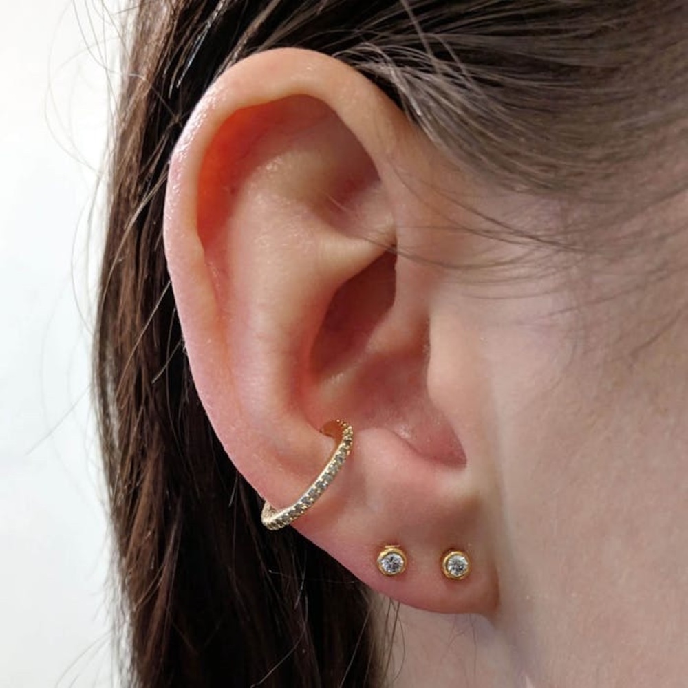 NIB Pair Maison Miru Round Jewel Gold Crystal Studs Tiny Minimal Piercing CUTE - Picture 9 of 9